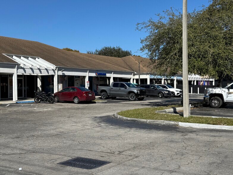 4040 SW 69th Ave, Miramar, FL à vendre - Photo du bâtiment - Image 3 de 32