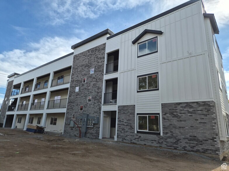 36 1600 N, Sunset, UT à vendre - Photo du bâtiment - Image 3 de 3