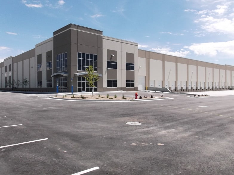 2179 S Commerce Center Dr, West Valley City, UT for lease - Building Photo - Image 1 of 5