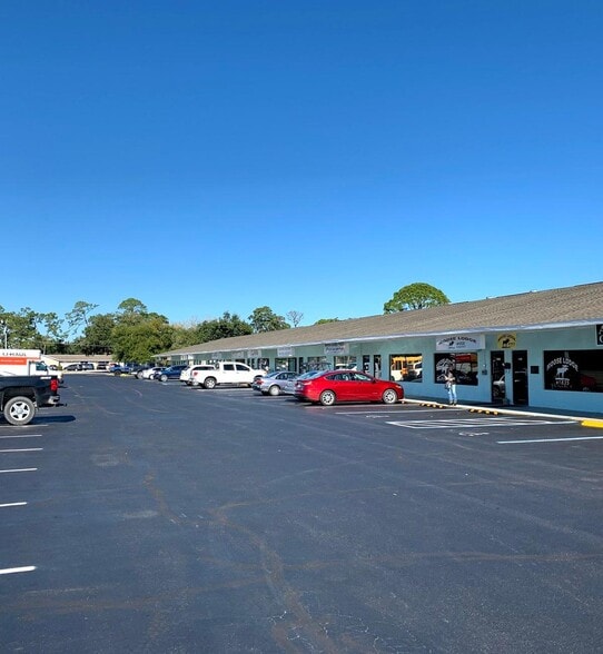 2311-2349 S Ridgewood Ave, Edgewater, FL for lease - Building Photo - Image 2 of 13
