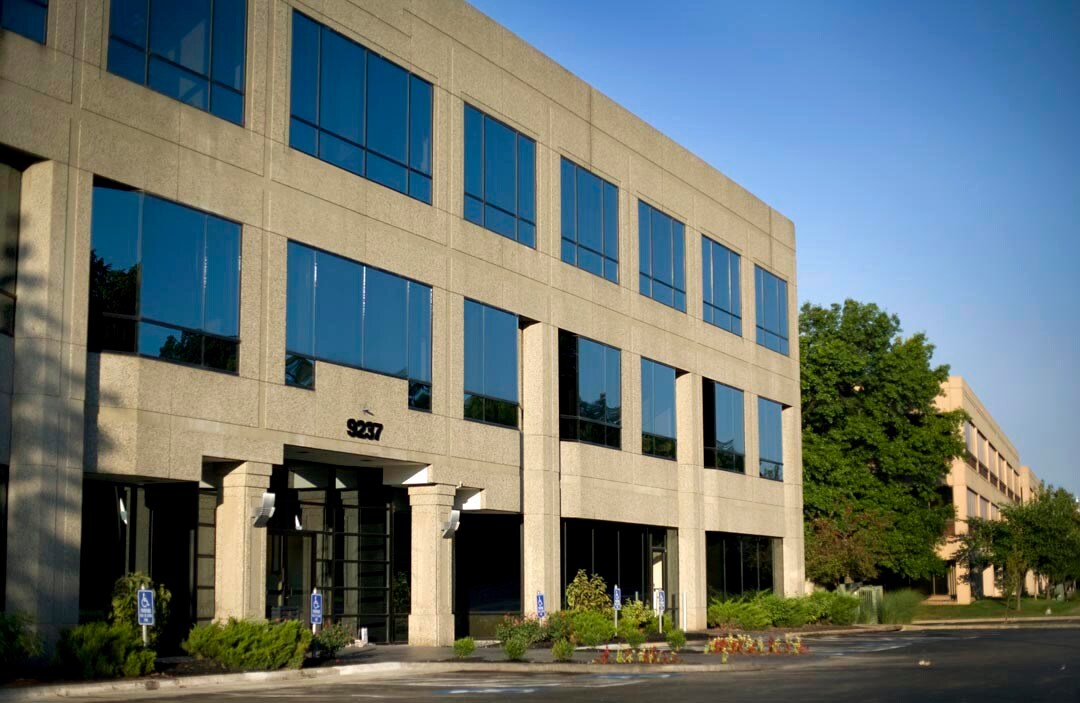 9237 Ward Pky, Kansas City, MO à louer Photo principale- Image 1 de 2