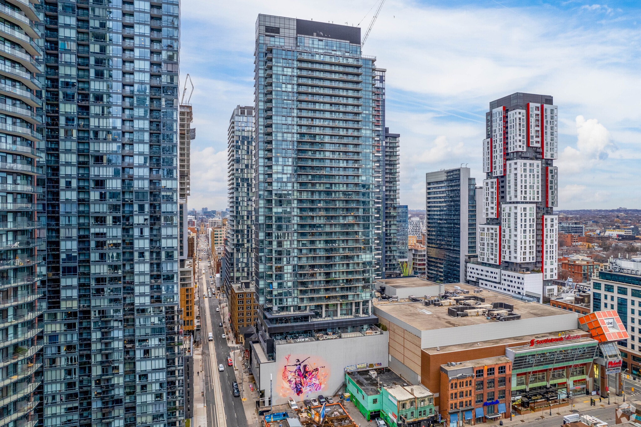 288-292 Adelaide St W, Toronto, ON for lease Primary Photo- Image 1 of 9