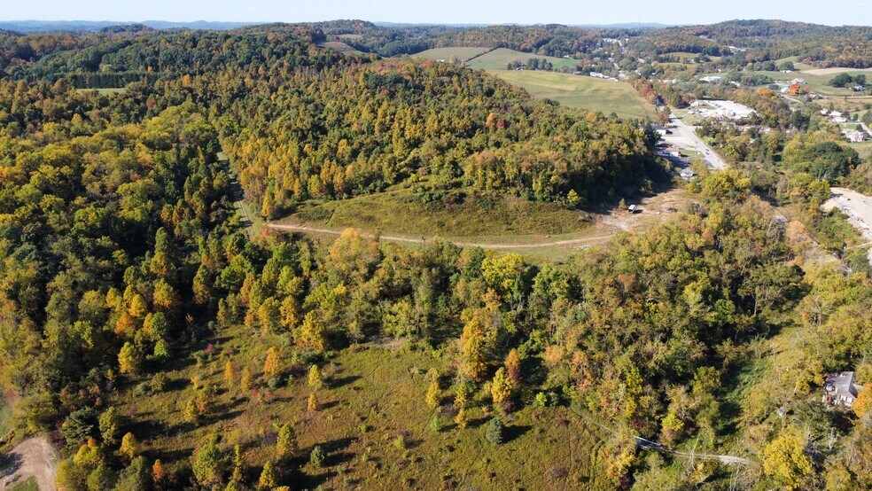 1546 Business Route 66, Greensburg, PA à vendre - Photo du bâtiment - Image 2 de 5