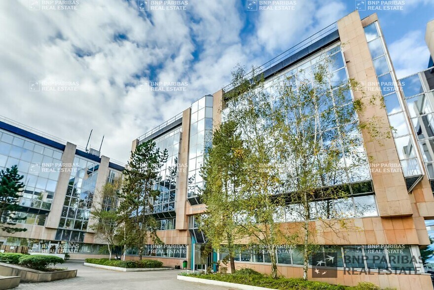 36 Avenue De L'Europe, Vélizy-Villacoublay for sale - Building Photo - Image 2 of 9