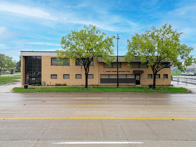 Plus de détails pour 5430 Saint Charles Rd, Berkeley, IL - Bureau à vendre