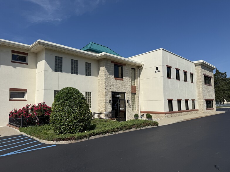 34 Scotch Rd, Ewing, NJ for sale - Building Photo - Image 1 of 24