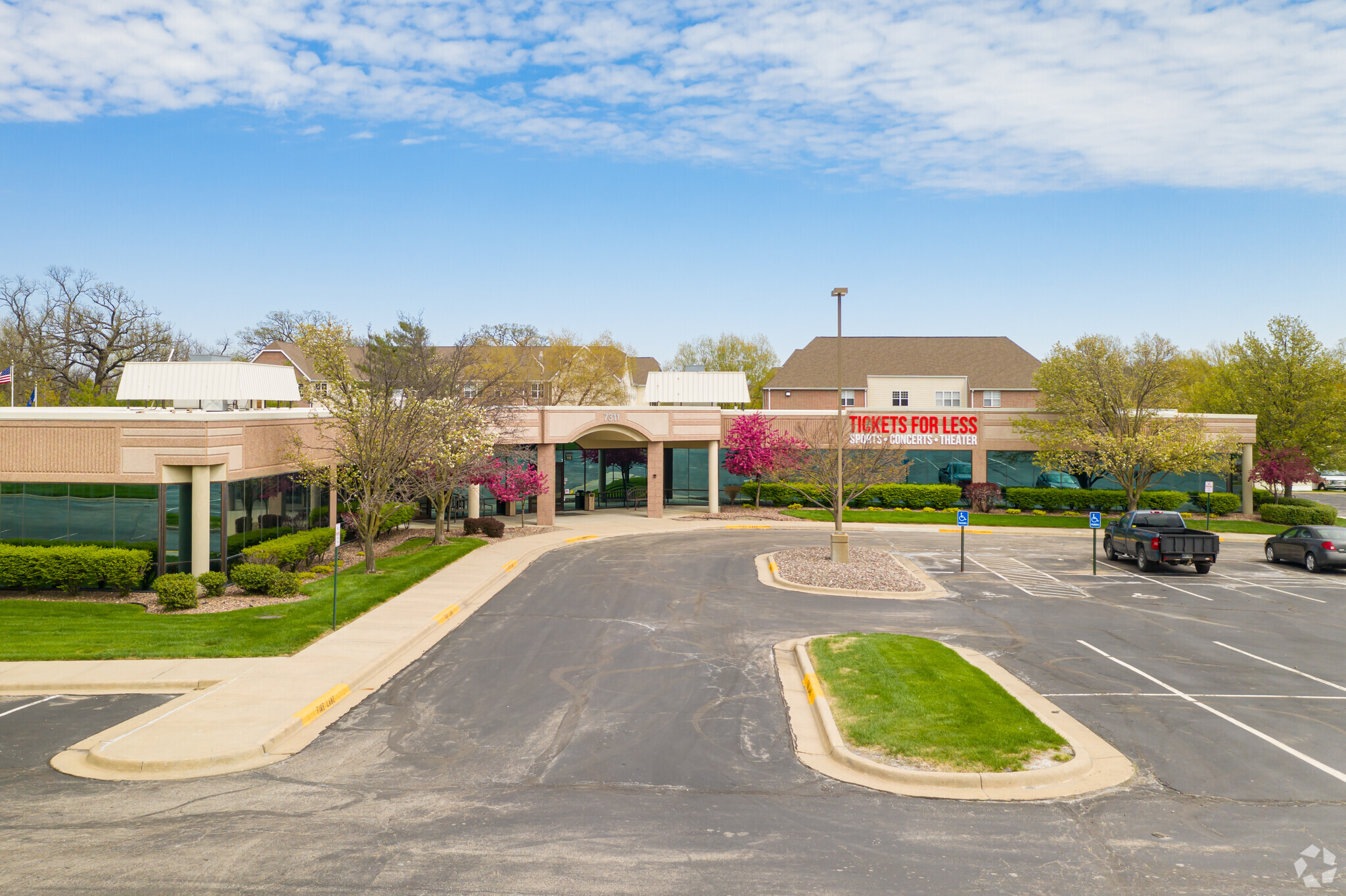 7311 W 130th St, Overland Park, KS à vendre Photo du bâtiment- Image 1 de 1