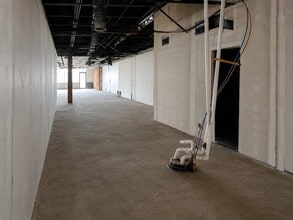 28-80 80th Pl, Merrillville, IN for lease Interior Photo- Image 2 of 8