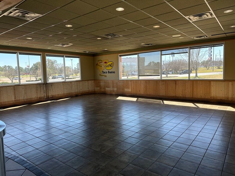 2400 Richmond Rd, Texarkana, TX à louer - Photo intérieure - Image 3 de 14