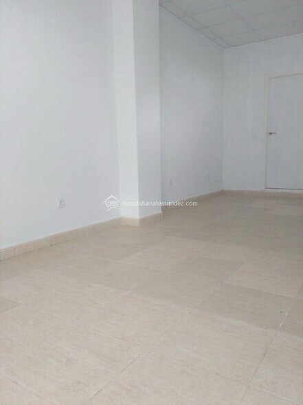 Commerce de détail dans Cáceres, Cáceres à louer - Photo du bâtiment - Image 2 de 7