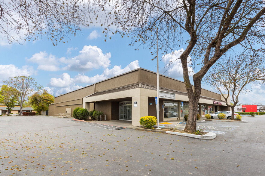 106-108 W Main St, Woodland, CA for lease - Building Photo - Image 1 of 44