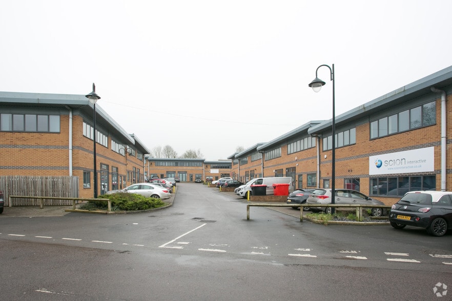 Bowman House, Royal Wootton Bassett for lease - Building Photo - Image 2 of 2