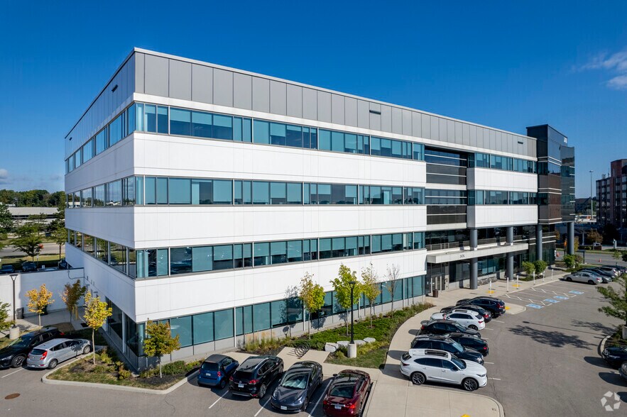 2476 Argentia Rd, Mississauga, ON à louer - Photo du bâtiment - Image 2 de 9
