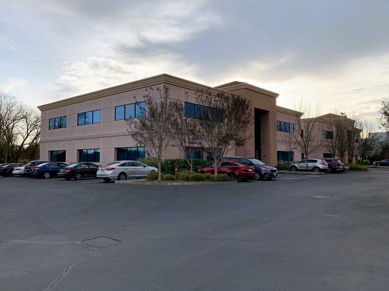 3775 Brickway Blvd, Santa Rosa, CA à vendre - Photo du bâtiment - Image 2 de 7