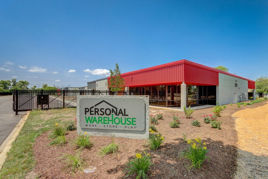 Pre-Leased Investment Units North Shore portfolio of 6 properties for sale on LoopNet.ca - Building Photo - Image 2 of 10