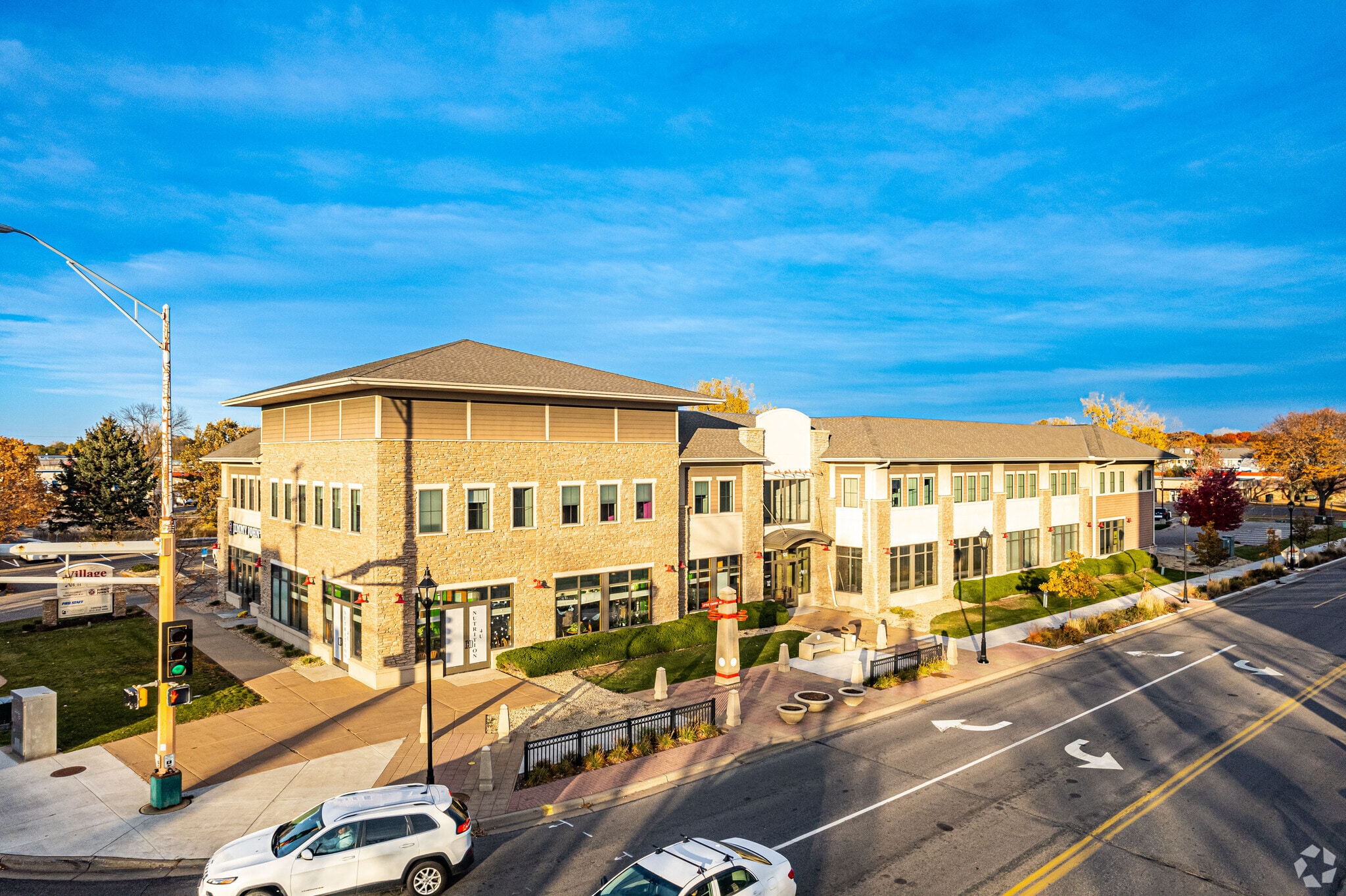 125 Little Canada Rd W, Little Canada, MN for lease Building Photo- Image 1 of 14