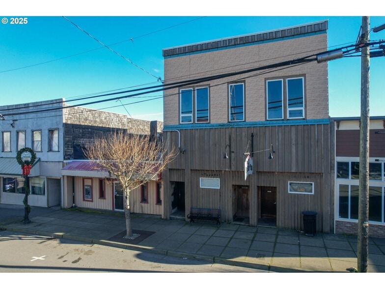2043 Sherman Ave, North Bend, OR for sale - Building Photo - Image 2 of 40