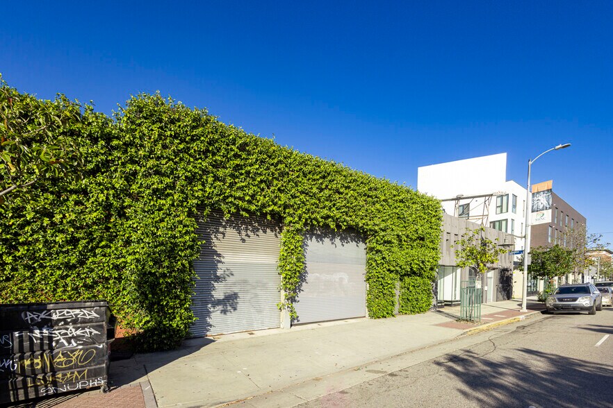 4621 W Washington Blvd, Los Angeles, CA à louer - Photo du bâtiment - Image 2 de 34