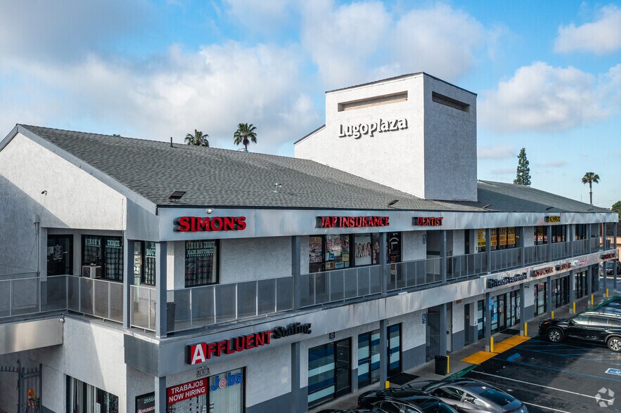 2528-2570 E Slauson Ave, Huntington Park, CA à louer - Photo du bâtiment - Image 1 de 32