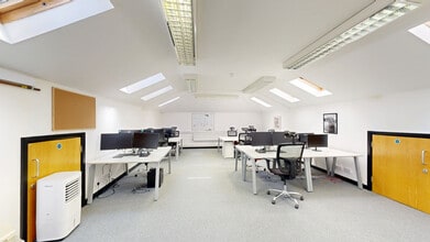 170 Elland Rd, Leeds à louer Numérisation 3D de Matterport- Image 1 de 4