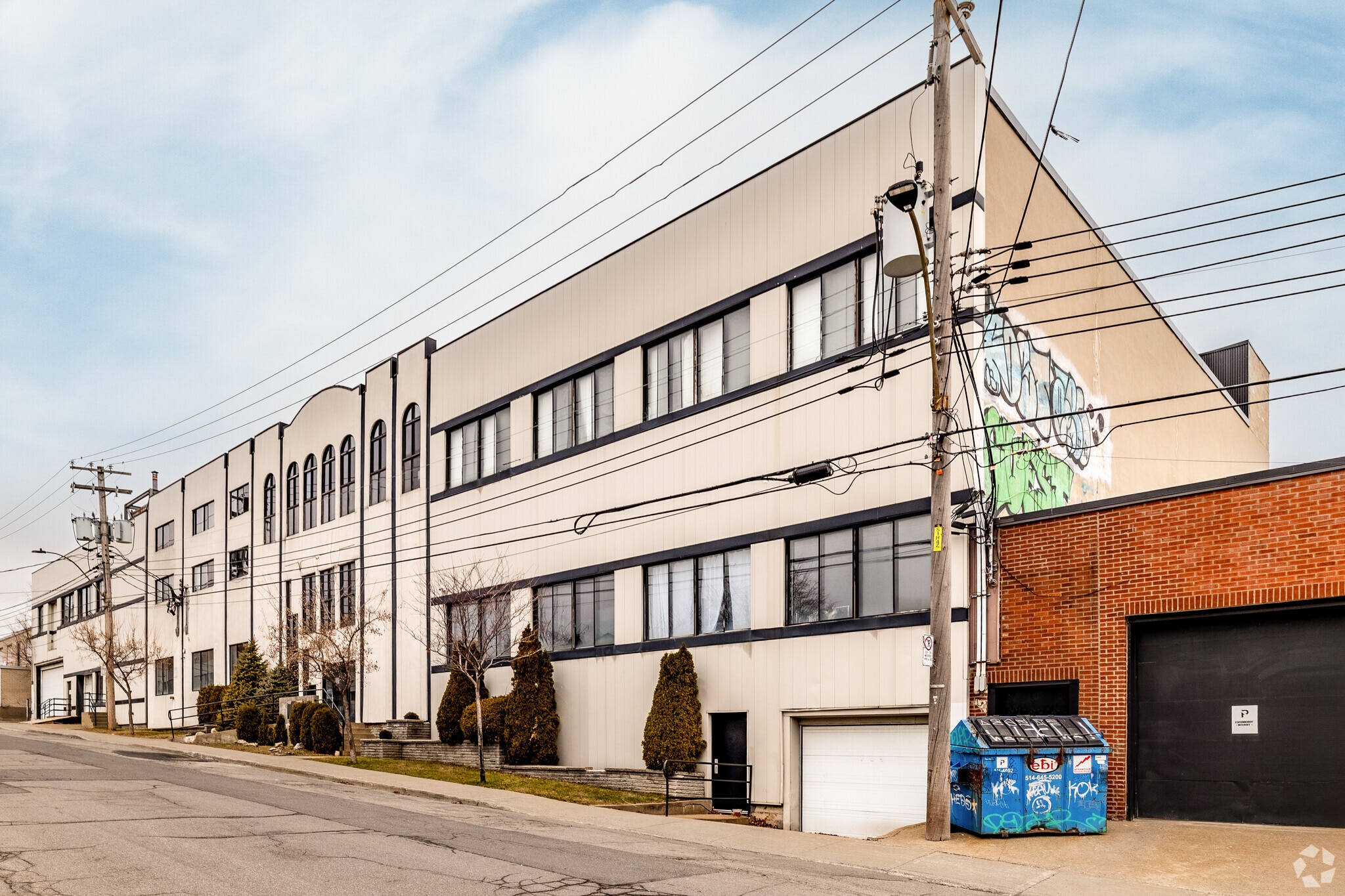 5635 Rue Fullum, Montréal, QC for lease Primary Photo- Image 1 of 6
