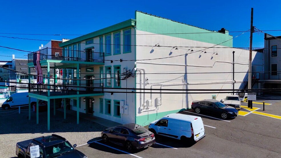17 W Front St, Keyport, NJ à louer - Vidéo sur l’inscription commerciale - Image 2 de 31