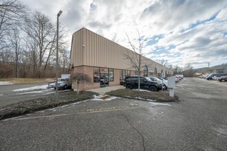 1087 Federal Rd, Brookfield, CT for lease Building Photo- Image 1 of 1