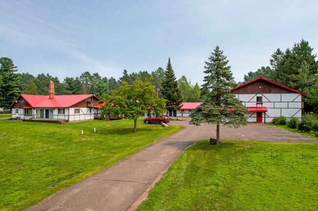 Plus de détails pour 9966 N State Road 27, Hayward, WI - Services hôteliers à vendre