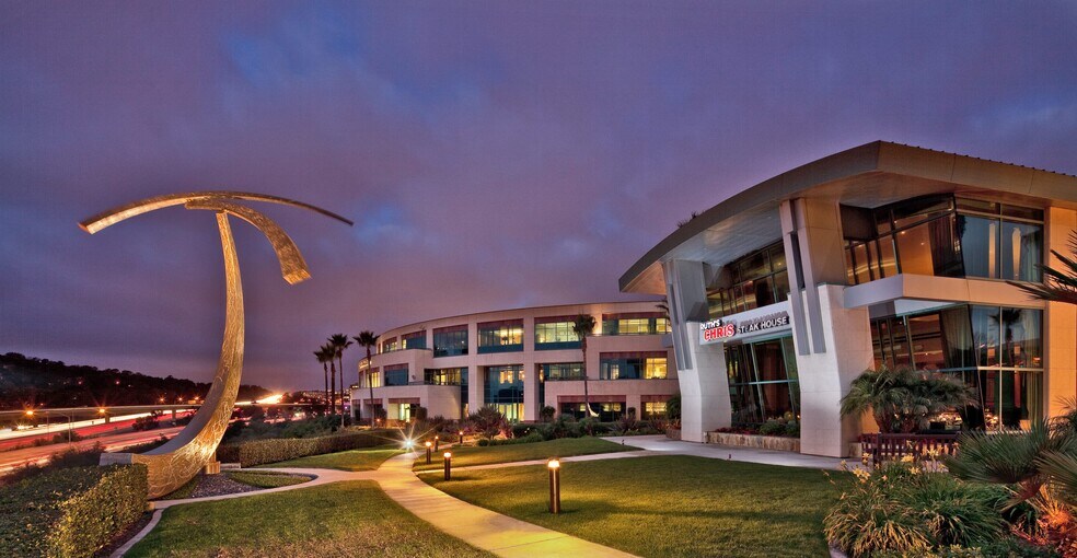 11622 El Camino Real, San Diego, CA à louer - Photo du bâtiment - Image 1 de 9