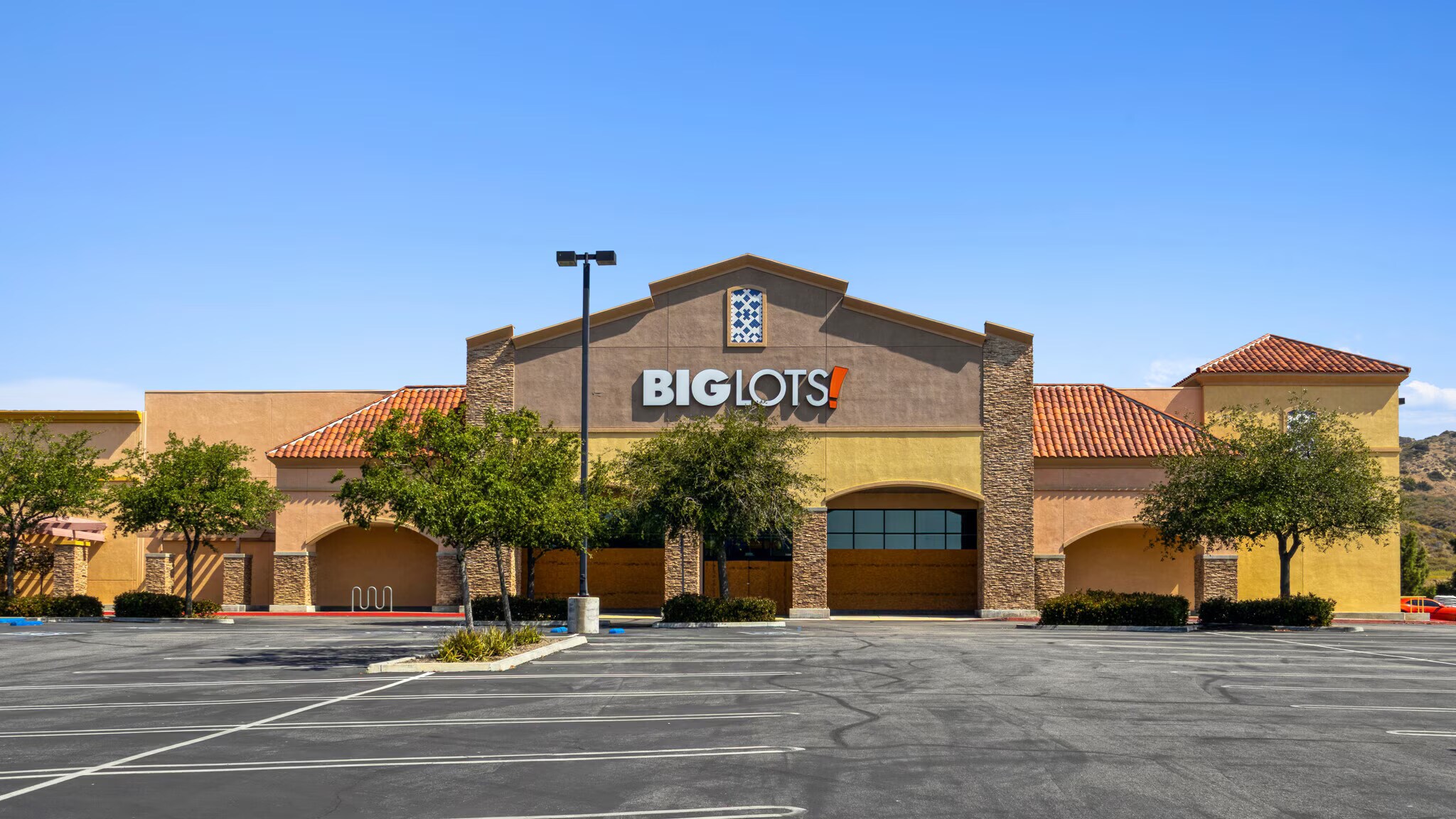 1189 Simi Town Center Way, Simi Valley, CA à vendre Photo du bâtiment- Image 1 de 14