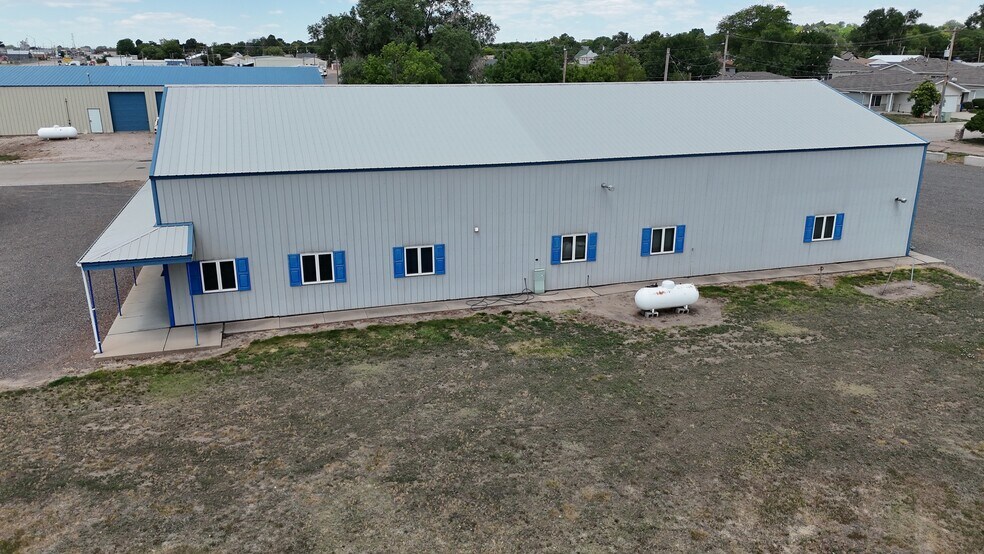 1401 E 1st St, Ogallala, NE à vendre - Photo du bâtiment - Image 3 de 13