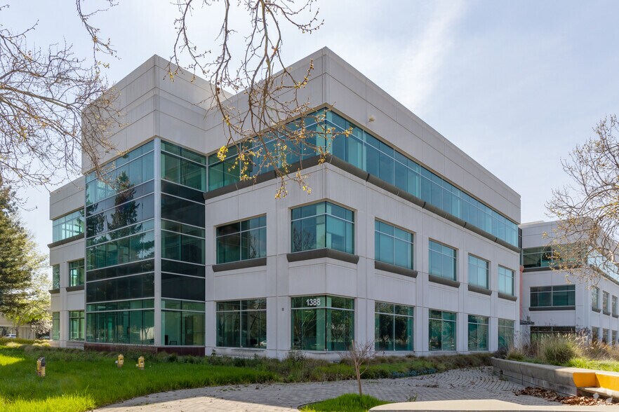 1388 Kifer Rd, Sunnyvale, CA for lease - Primary Photo - Image 1 of 8