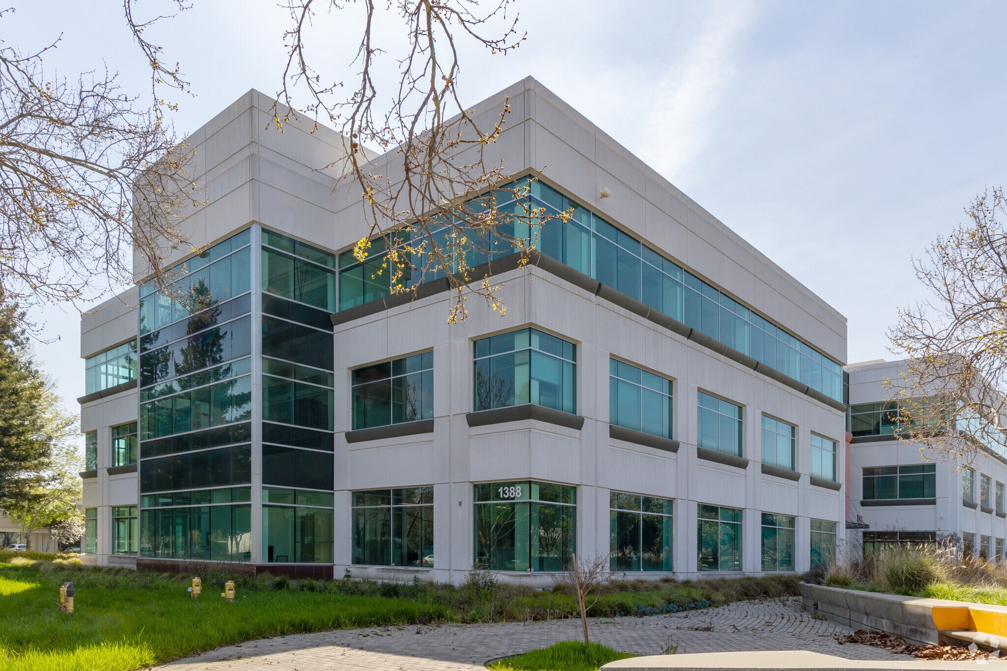 1388 Kifer Rd, Sunnyvale, CA for lease Building Photo- Image 1 of 17