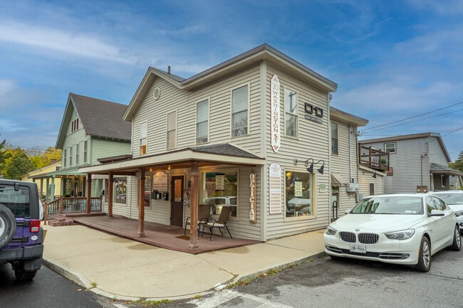 Plus de détails pour 20 Washington St, Ballston Spa, NY - Commerce de détail à vendre