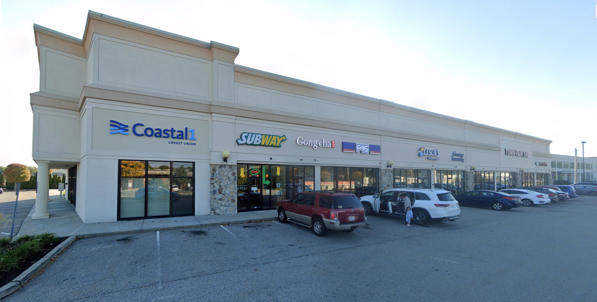 40 Sockanosset Cross Rd, Cranston, RI à louer Photo principale- Image 1 de 4