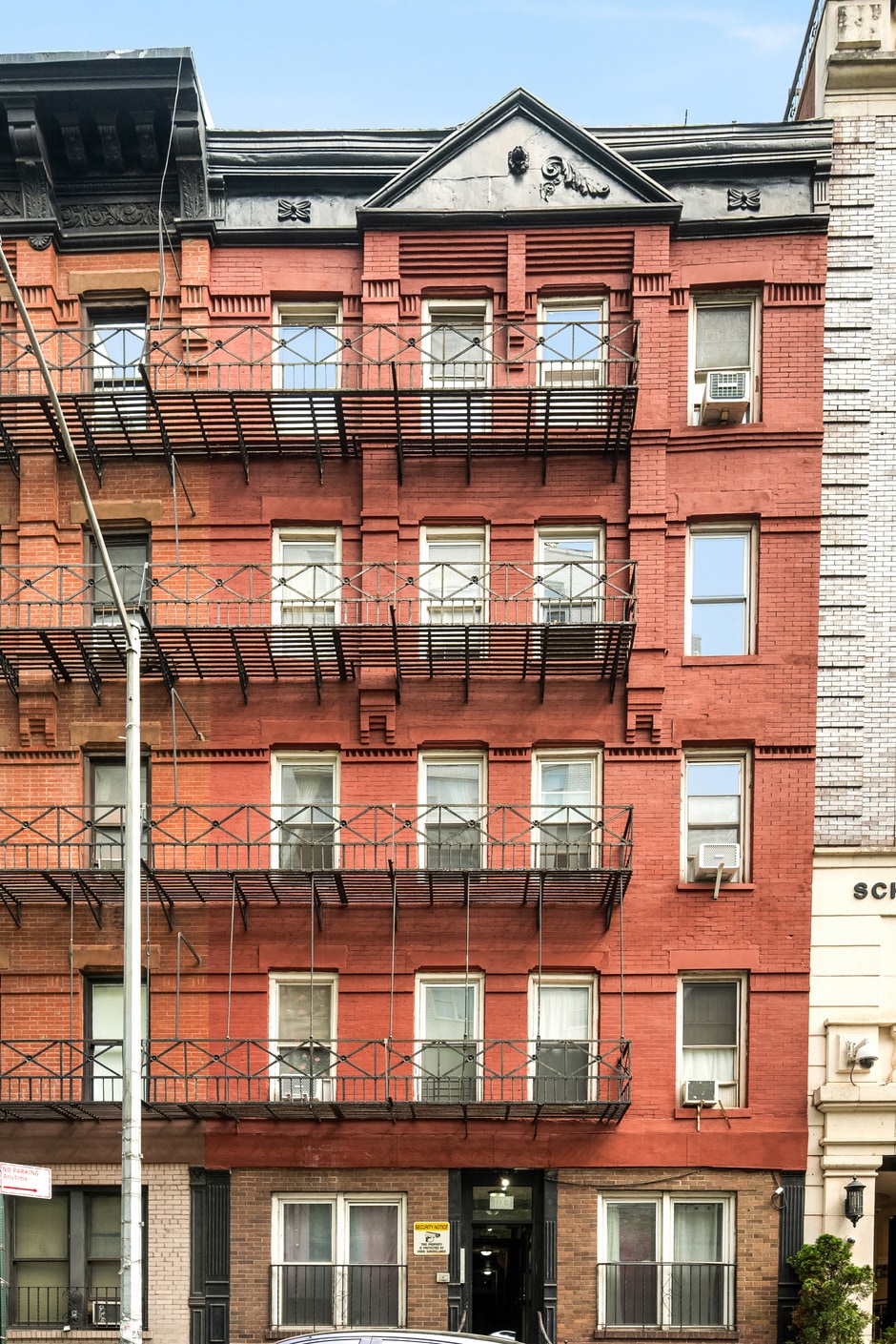 407 E 77th St, New York, NY à vendre Photo du bâtiment- Image 1 de 11
