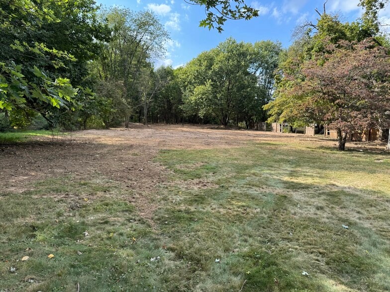 2701 NJ-27, Franklin Park, NJ for sale - Building Photo - Image 2 of 6