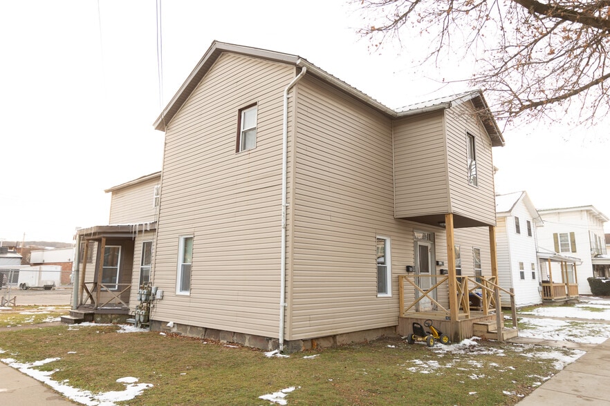 125 E Main St, Titusville, PA à vendre - Photo du bâtiment - Image 3 de 14