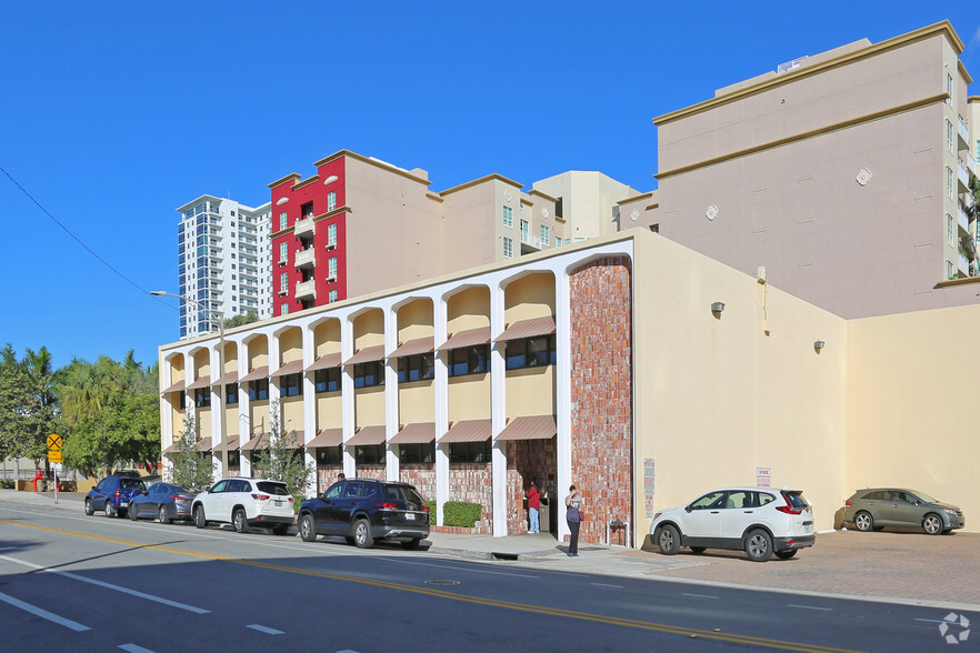 315 S Dixie Hwy, West Palm Beach, FL for lease - Primary Photo - Image 1 of 14