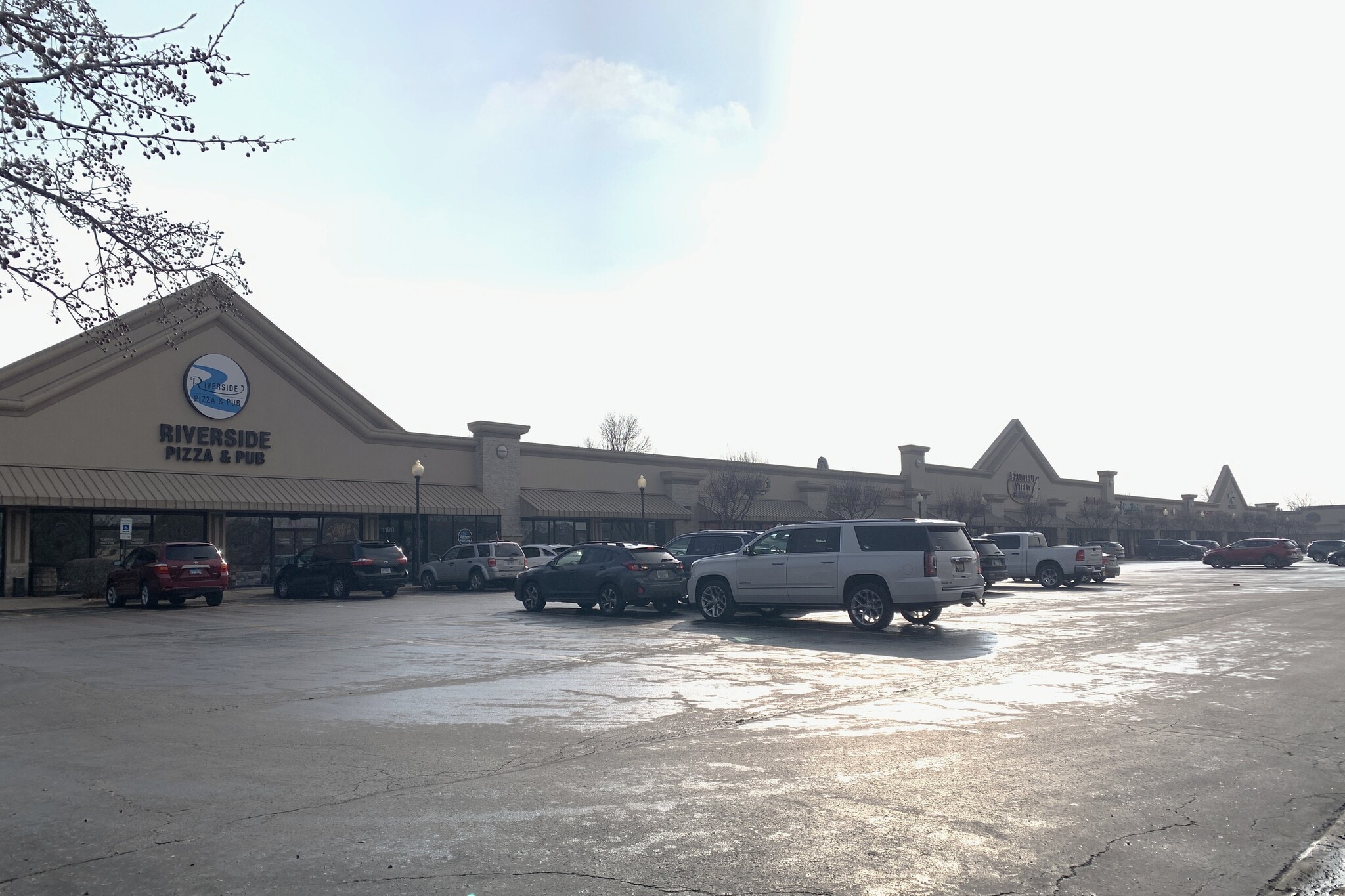 1100-1148 Douglas Rd, Oswego, IL for lease Primary Photo- Image 1 of 5