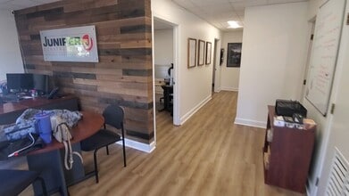 20 John Marshall St, Warrenton, VA à louer - Vidéo sur l’inscription commerciale 