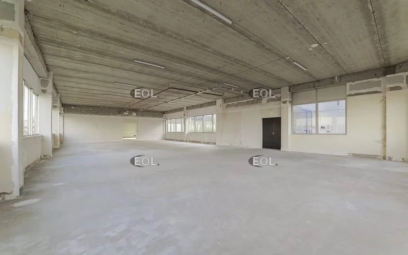 Flex in Les Ulis for lease - Interior Photo - Image 2 of 4