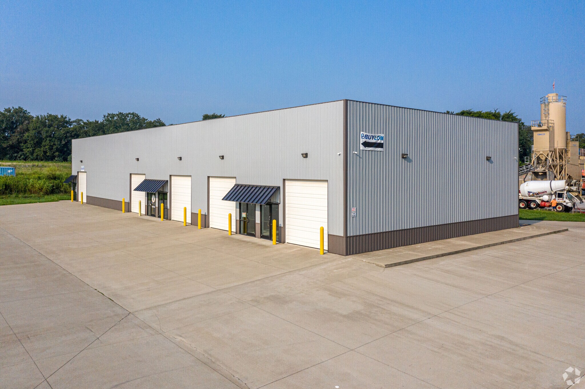 1050 International Blvd, Clarksville, TN à louer Photo principale- Image 1 de 8