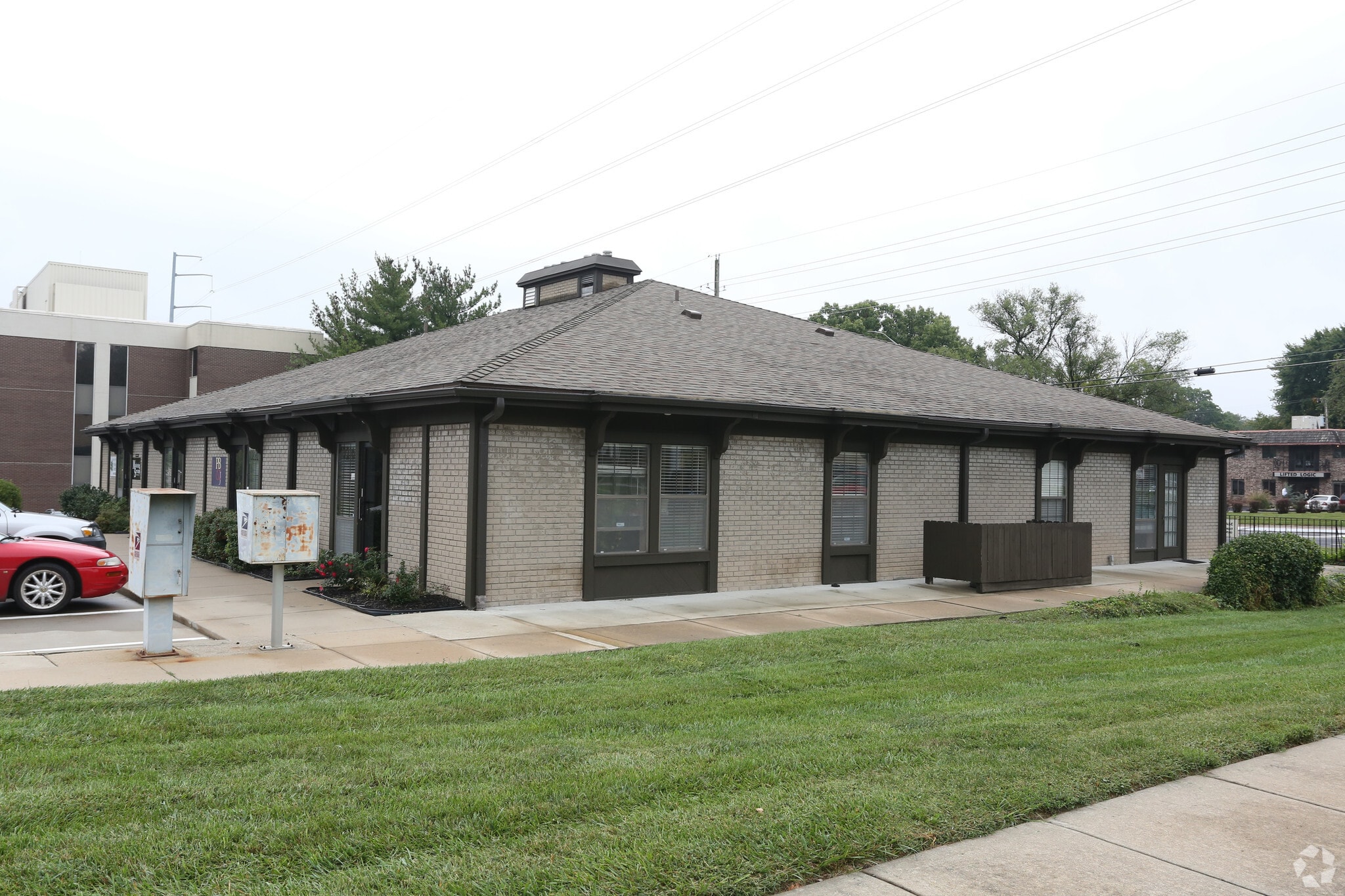 10200-10220 W 87th St, Overland Park, KS for lease Building Photo- Image 1 of 3