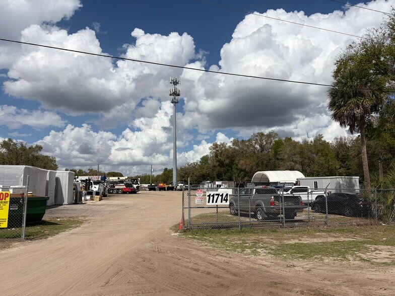11714 N US Highway 301, Thonotosassa, FL à louer - Photo du bâtiment - Image 3 de 5