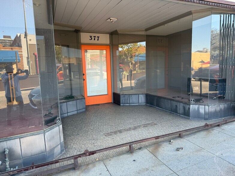 377 W 6th St, San Pedro, CA à vendre - Photo du bâtiment - Image 3 de 3