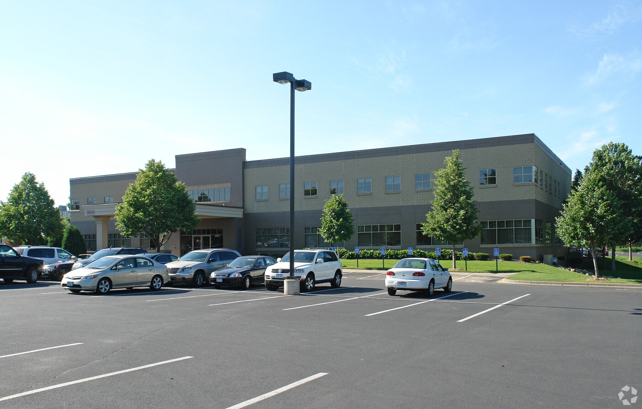 3955 Parklawn Ave, Edina, MN for lease Building Photo- Image 1 of 6
