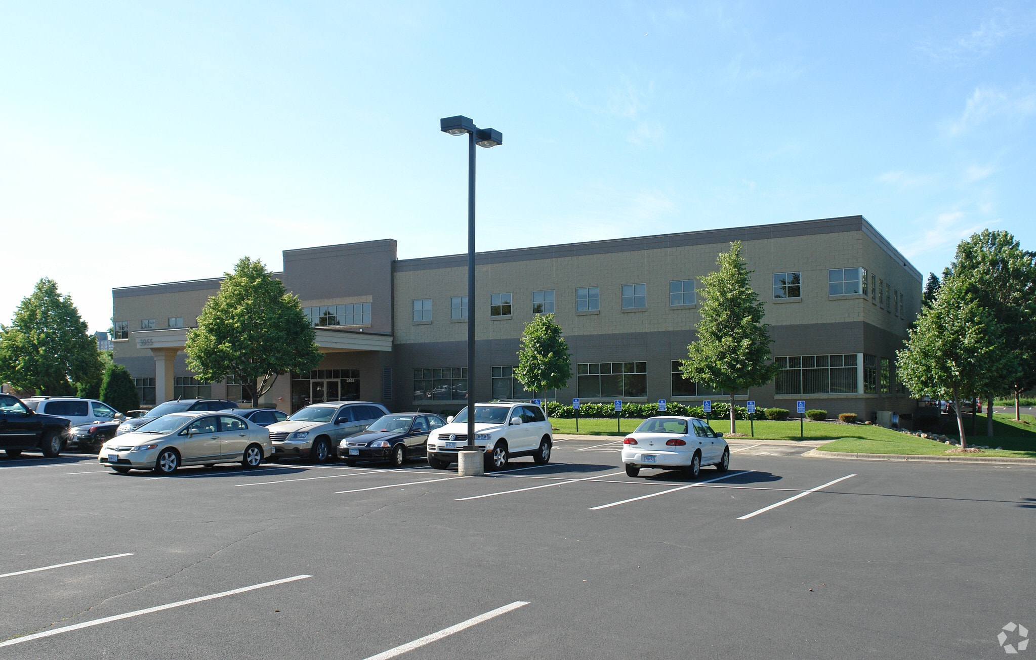 3955 Parklawn Ave, Edina, MN for lease Primary Photo- Image 1 of 6