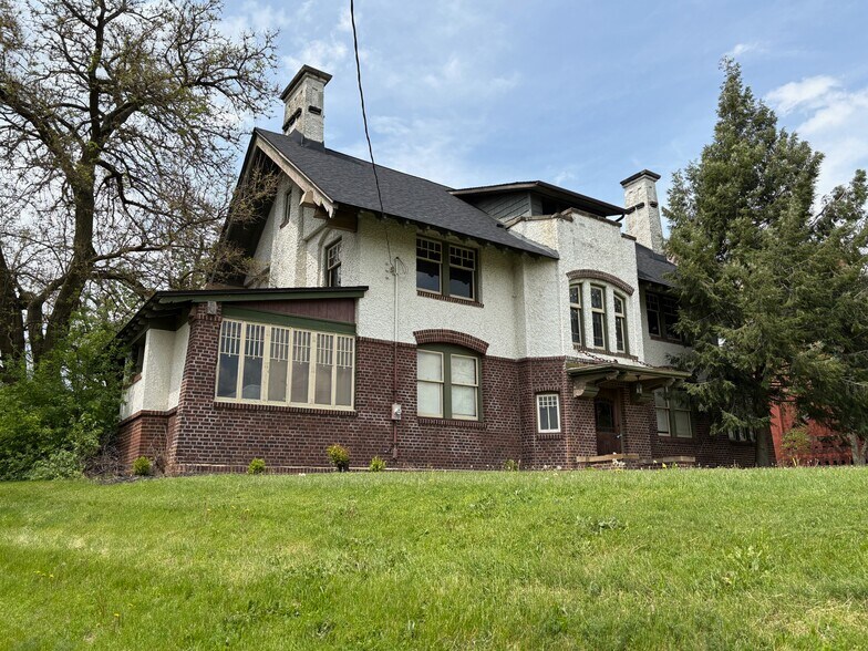 1421 Market Ave N, Canton, OH à vendre - Photo du bâtiment - Image 2 de 13