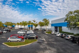 Plus de détails pour 3010 22nd Ave S, Saint Petersburg, FL - Industriel à louer